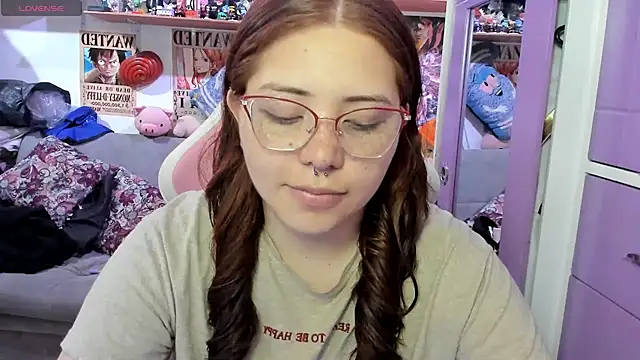 Snapshot of soficammy chatting on 17, 5, 2026 soficammy online show from 17, 5, 2026
