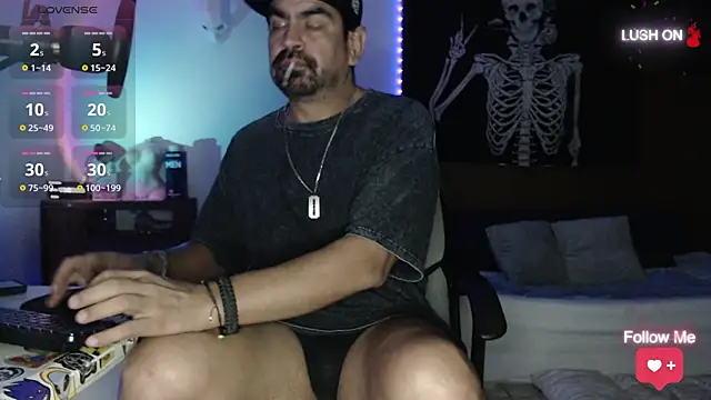 soyelcarlitos  online show from 23, 9, 2025