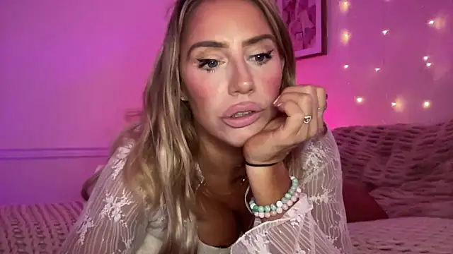 Snapshot of Fitnessbabe69 chatting on 10, 11, 2025 Fitnessbabe69 online show from 10, 11, 2025