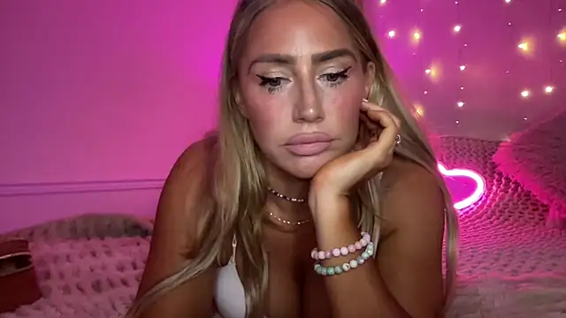 Snapshot of Fitnessbabe69 chatting on 26, 11, 2025 Fitnessbabe69 online show from 26, 11, 2025