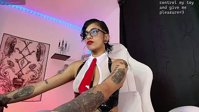 luci fer devil online show from 14, 11, 2025